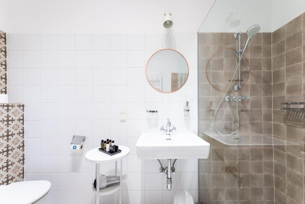 Sleek 1Br Flat Near Center By Hm Apartment Vienna Exterior photo