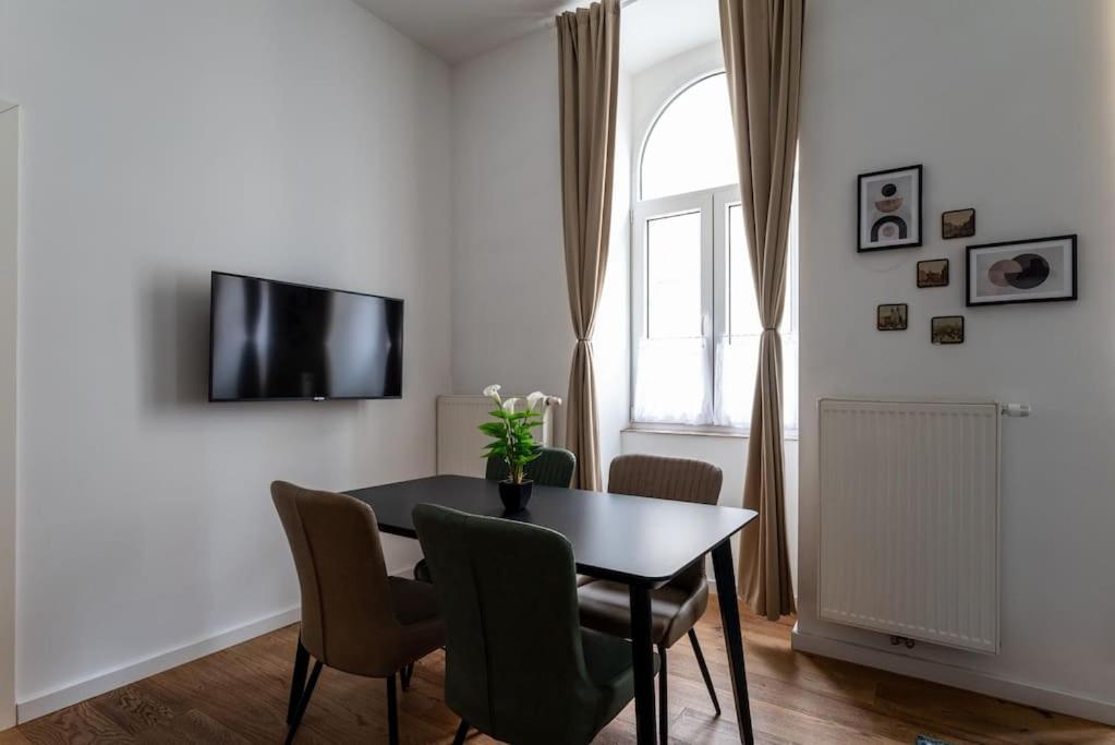 Sleek 1Br Flat Near Center By Hm Apartment Vienna Exterior photo